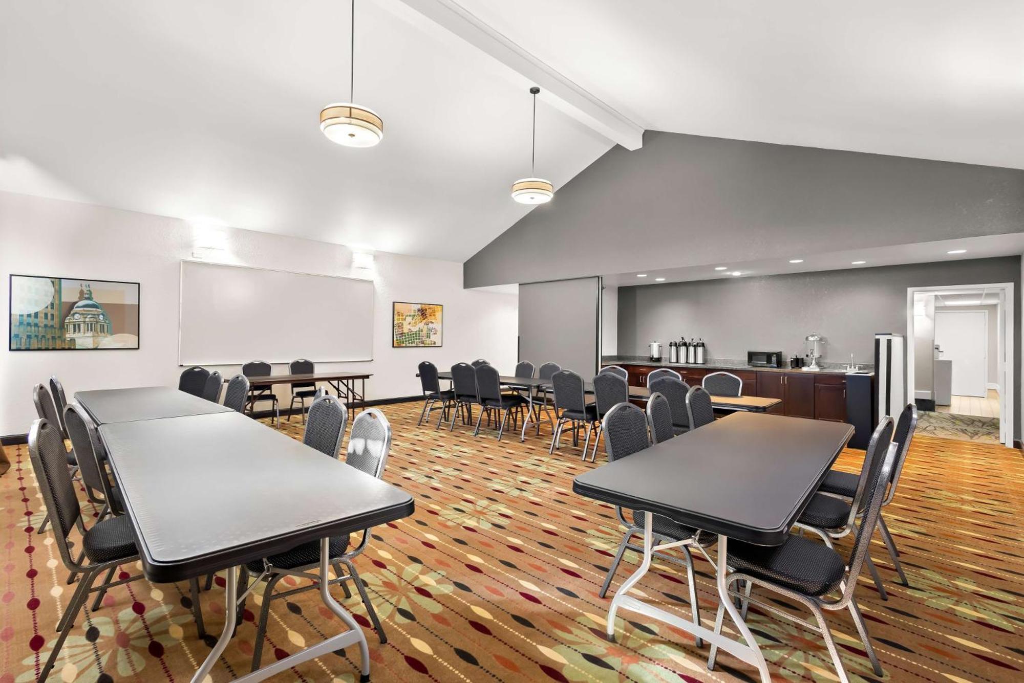 Best Western Luxbury Inn Fort Wayne Kültér fotó